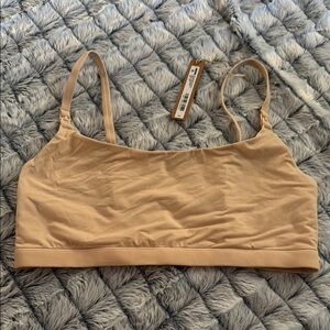 SKIMS NWT Fits Everybody Maternity Nursing Scoop Bralette